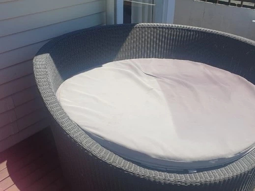 Outdoor rattan day bed- round