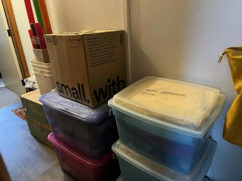 8 boxes/box sized containers