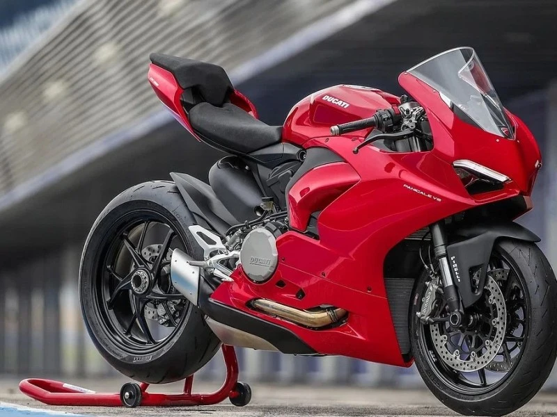 Motorcycle Ducati Panigale V2