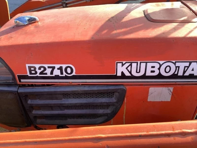 2004 KUBOTA B2710 Tractor WRE