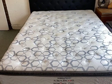 Queen bed base + mattress