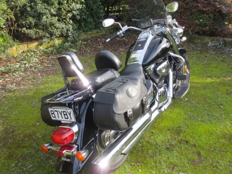 Motorcycle Suzuki VL1500 C90T