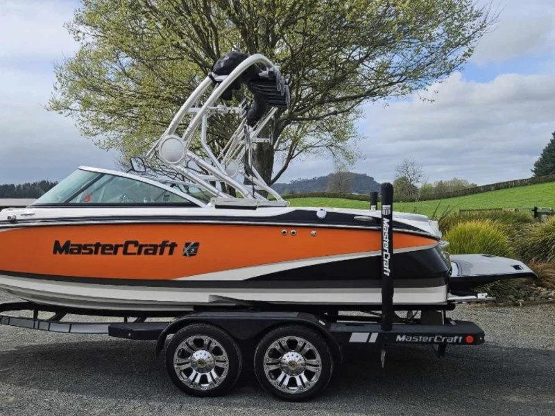 6m wakeboard boat, with trailer