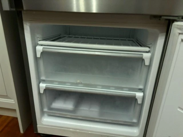 Fridge/freezer - large, Westinghouse