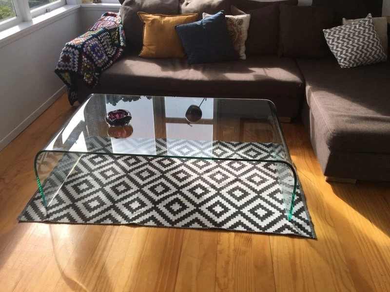 +Stunning curved glass coffee table+