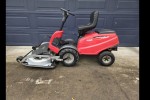 Ride on lawnmower