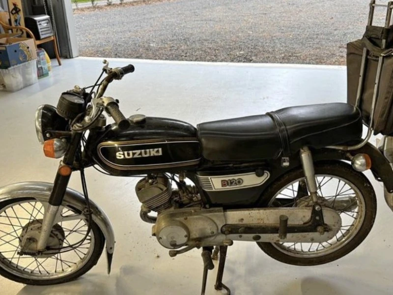 Motorcycle Suzuki B120