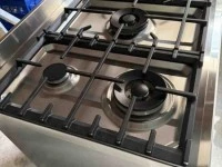 F&P Stainless steel 5 burner freestanding cooker - near new!