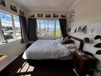 Queen bed, Headboard