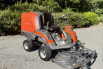 Ride on lawnmower