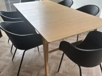 Nood oak extendable table