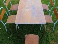 KIDS RETRO TUBULAR TABLE and 6 CHAIRS