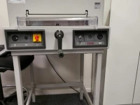 Guillotine for paper cutting