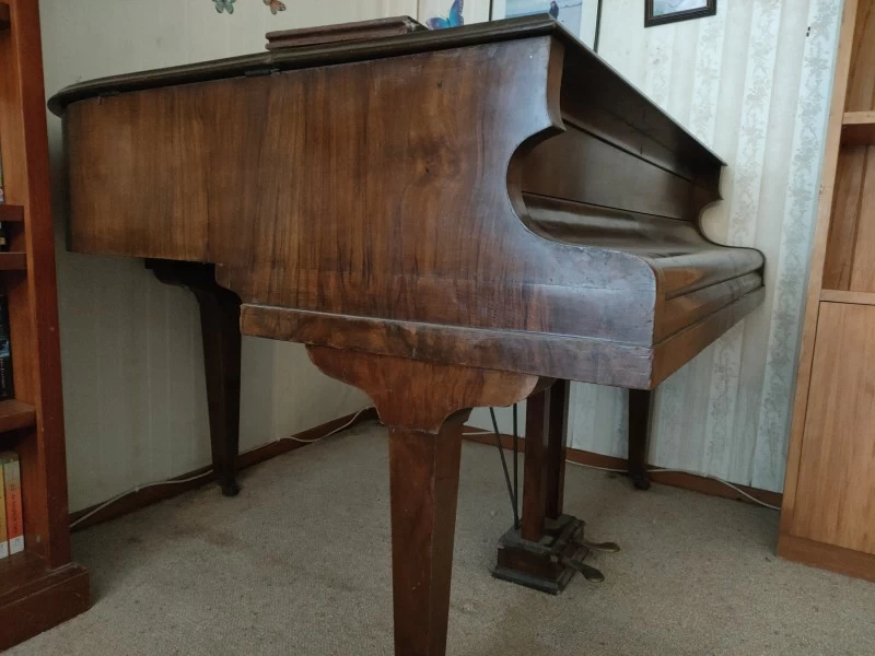 Boyd-London piano