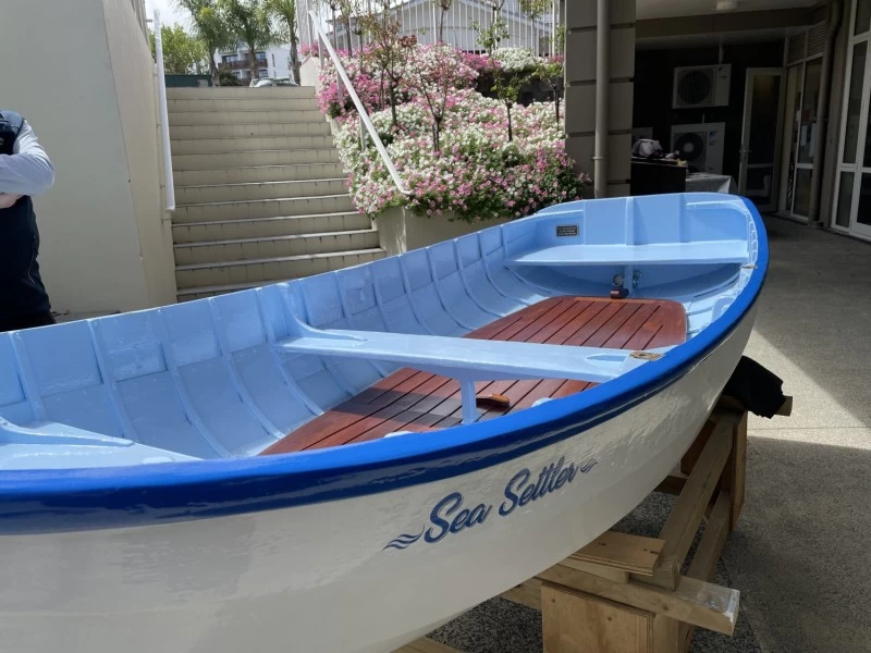 Small boat small dinghy - clinker
