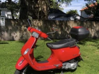 Motorcycle Vespa LX 125 2012