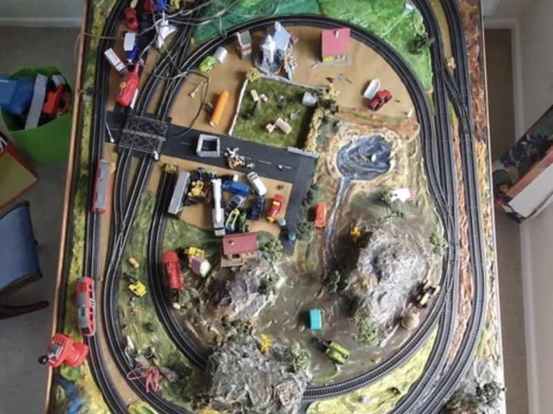 Table top model layout