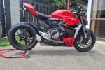 Motorcycle Ducati Street fighter v2