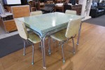 Table an 4 chairs