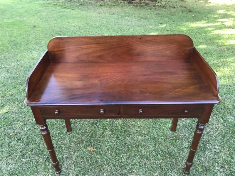 Georgian Australian Cedar ring footed dresser / wash stand 1820