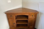 Corner cabinet
