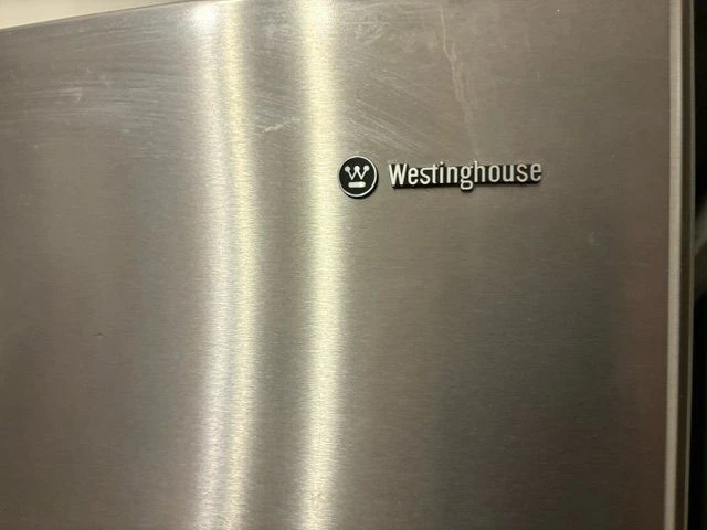 Fridge/freezer - large, Westinghouse