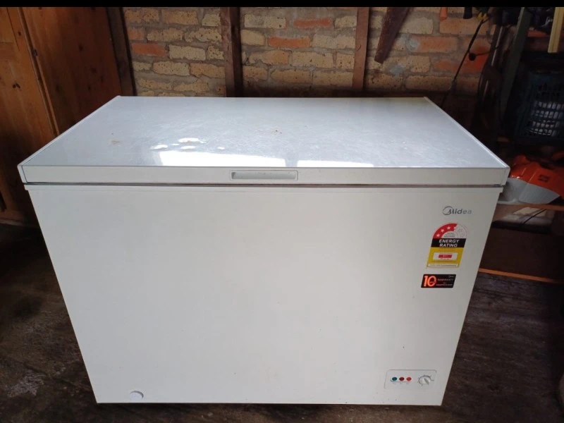 Chest freezer 300l