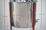 Honey extractor