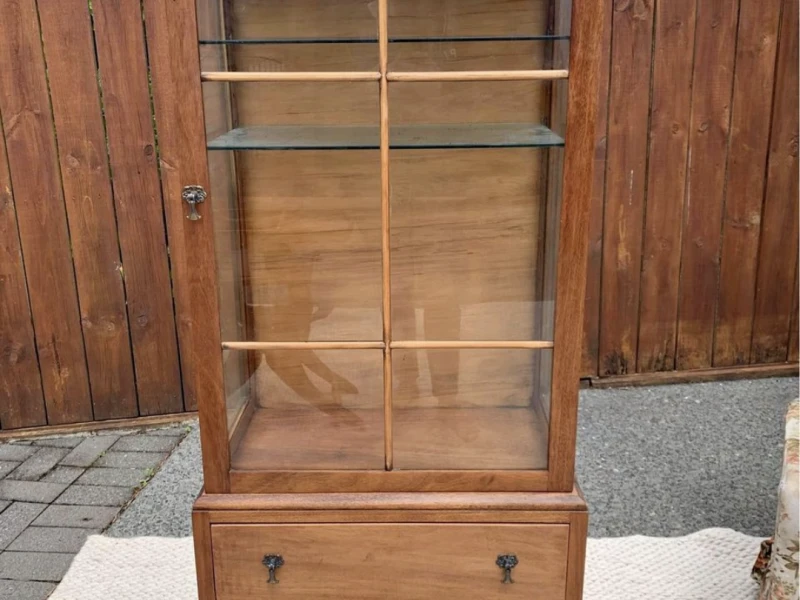 Display cabinet