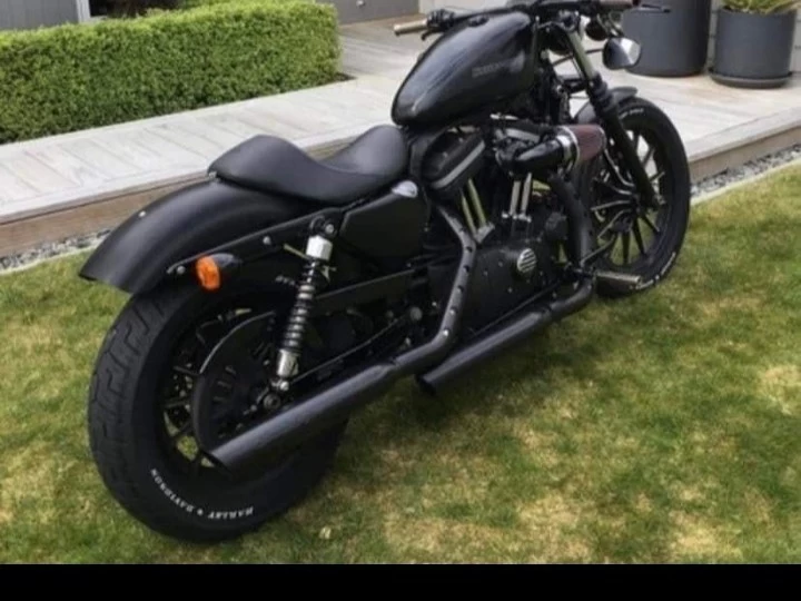 Motorcycle Harley davidson Iron 883