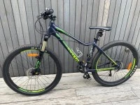 Medium sized women’s mountain bike non electric
