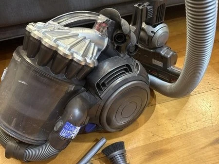 Dyson DC23 stowaway Vacuum Cleaner