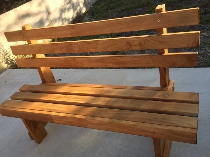 Outdoor bench seat