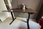 Electric standing desk