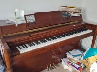 Yamaha Spinet piano