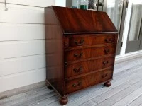 1 x writing desk, lounge chair, park bench