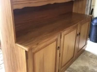 Hutch dresser