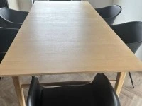 Nood oak extendable table
