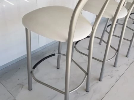 4 X ELEGANT & EXCELLENT quality bar stools