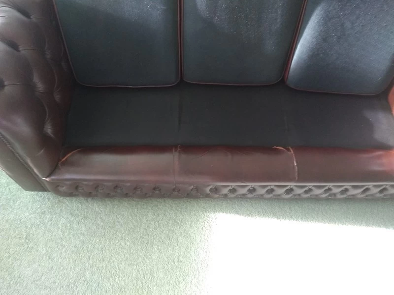 Leather Chesterfield Lounge Suit