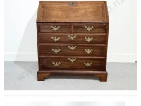 Small antique desk, Small/medium draws