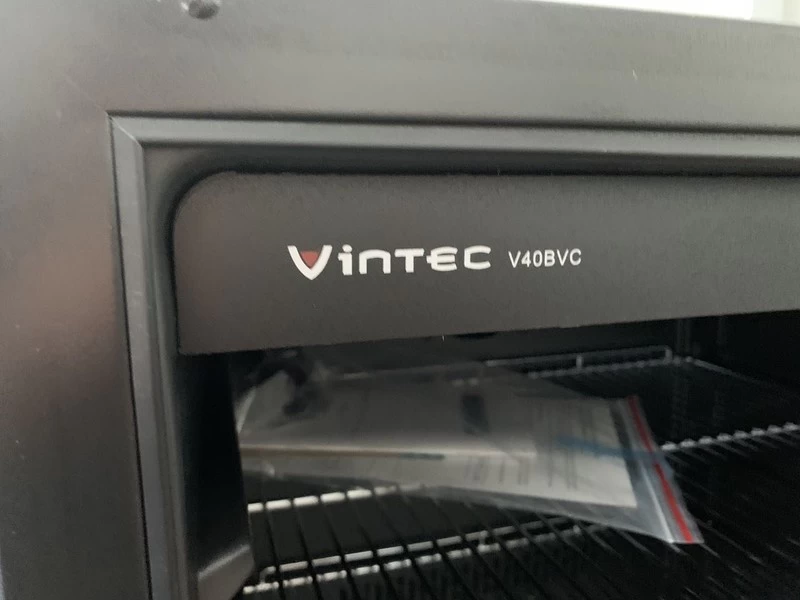 Vintec V40BVCBK 100 bottle beer wine bar.