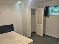 Queen size bed
