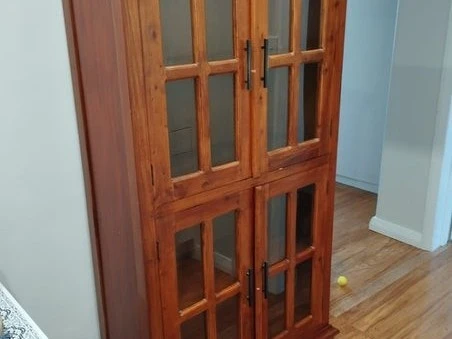 Wooden cabinet/cupboard