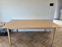 Nood oak extendable table