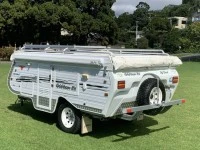 Camper trailer