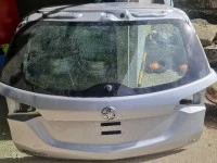 Door tail gate