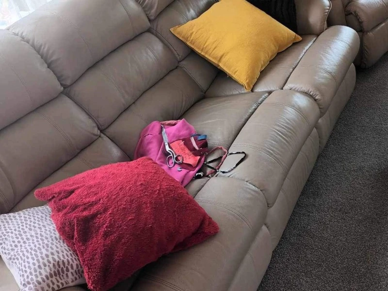 3 seater recliner couch, 2 recliner chairs
