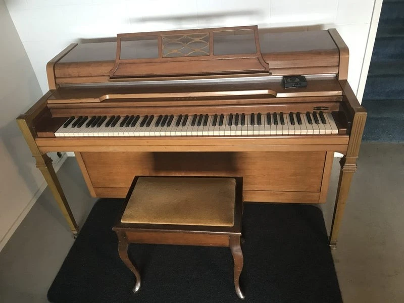 Yamaha Spinet Piano