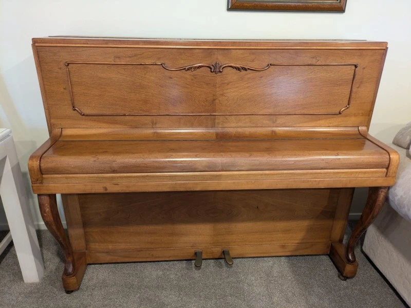 "standard" acoustic upright piano